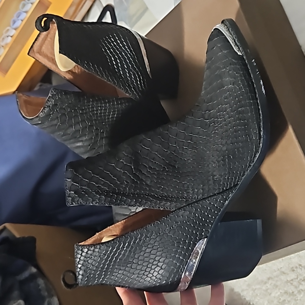 Jeffrey Campbell Crowell Western Boot!